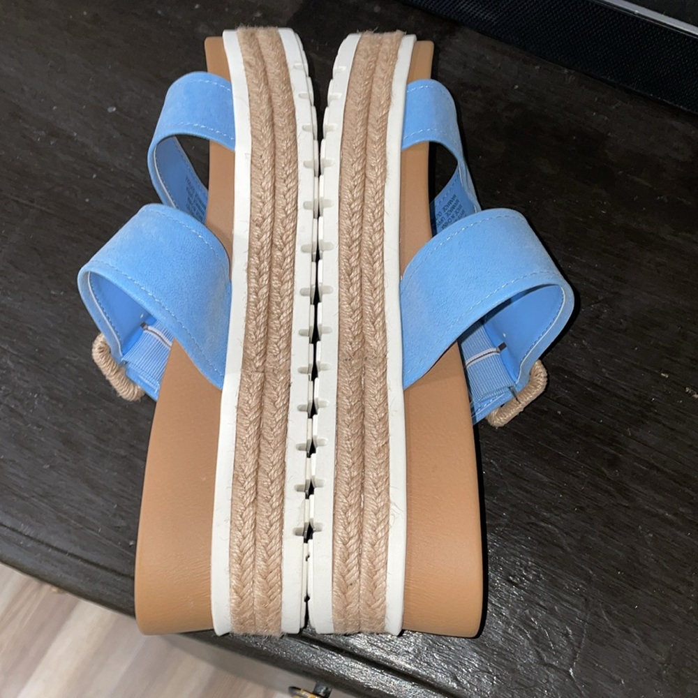 BNWOT MIA Blue and Tan Platform Sandals with Double-Strap Design - Picture 4 of 7